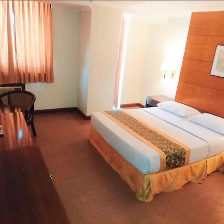 Iloilo Business Hotel Luaran gambar