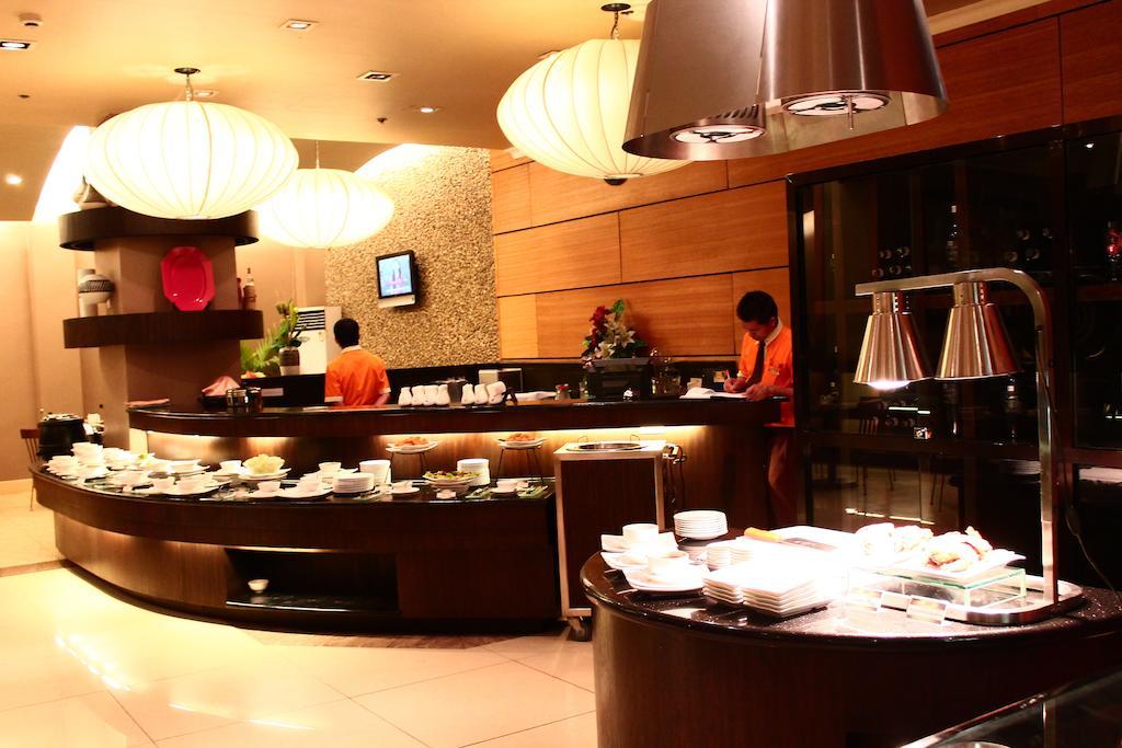 Iloilo Business Hotel Luaran gambar
