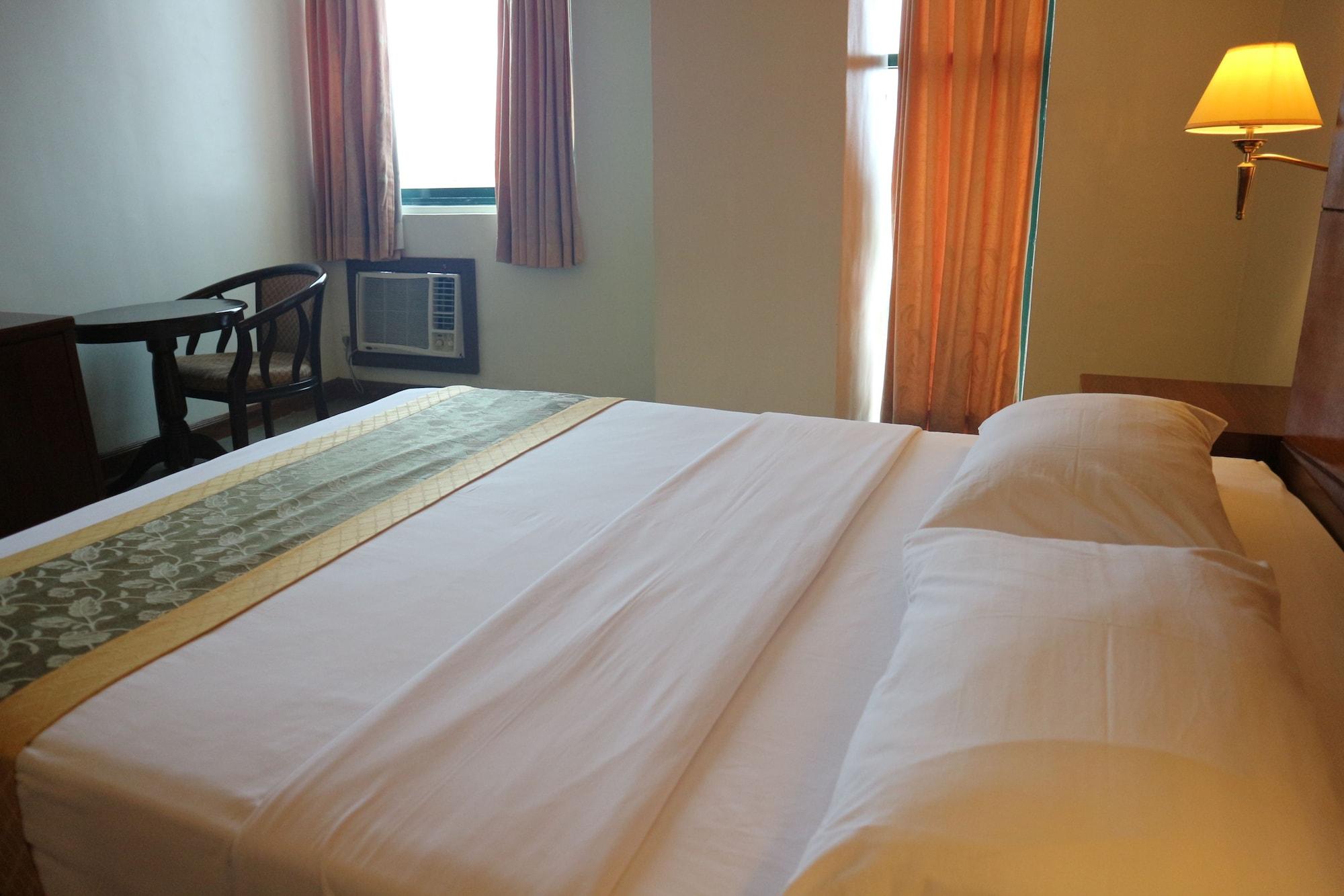 Iloilo Business Hotel Luaran gambar