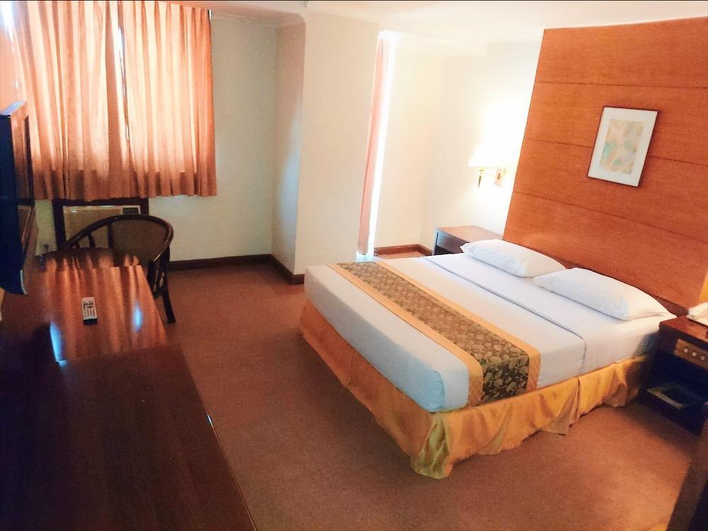 Iloilo Business Hotel Luaran gambar