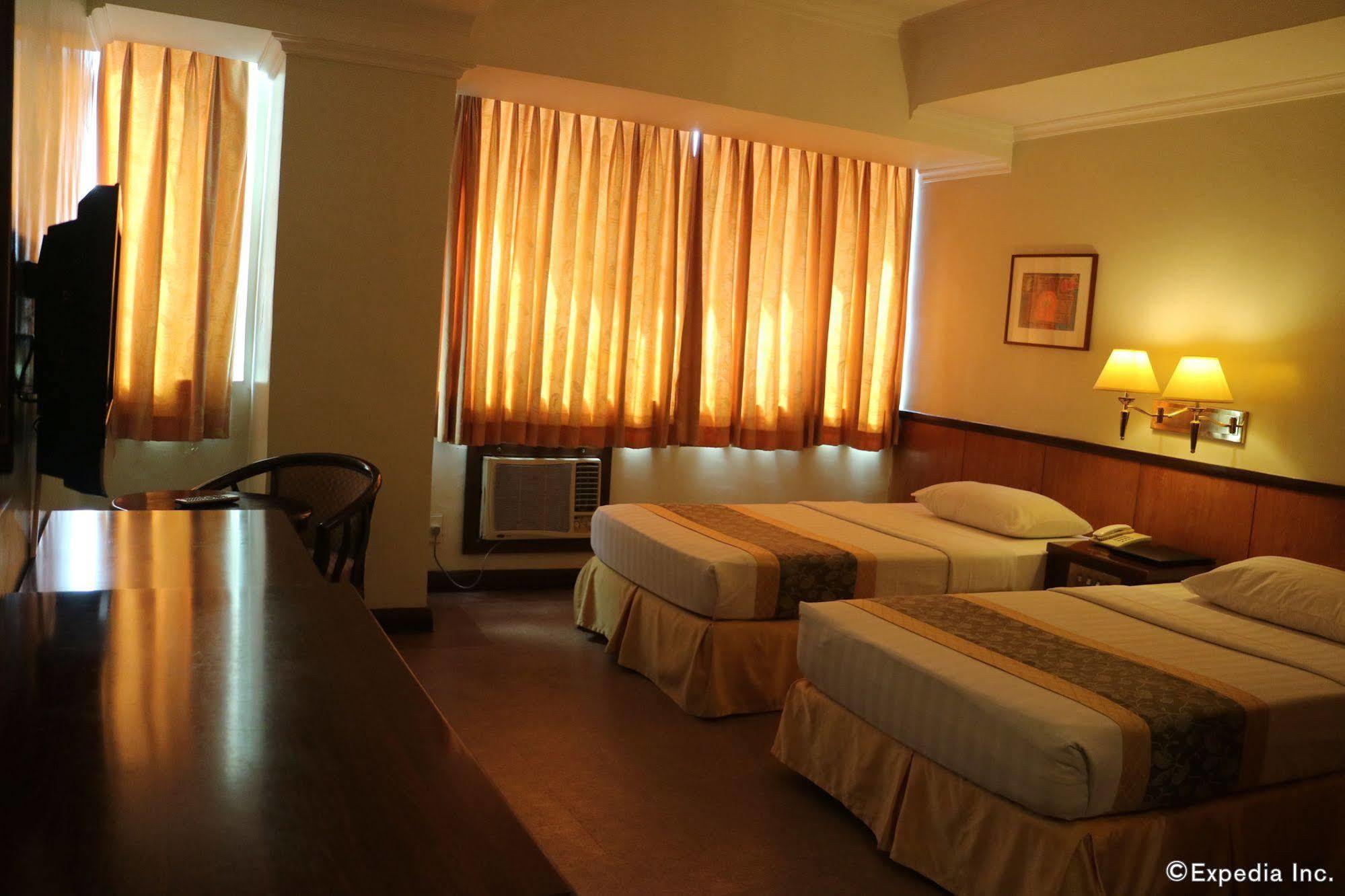 Iloilo Business Hotel Luaran gambar