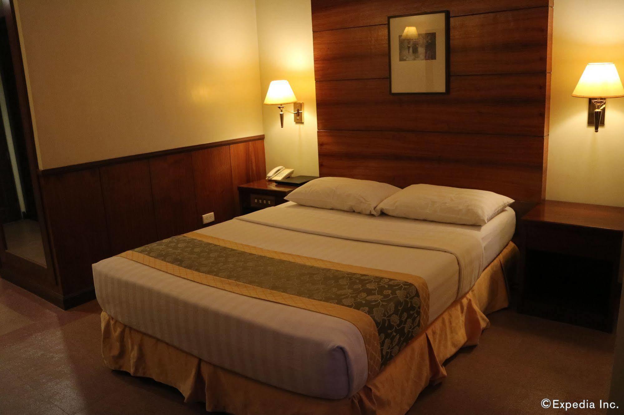 Iloilo Business Hotel Luaran gambar