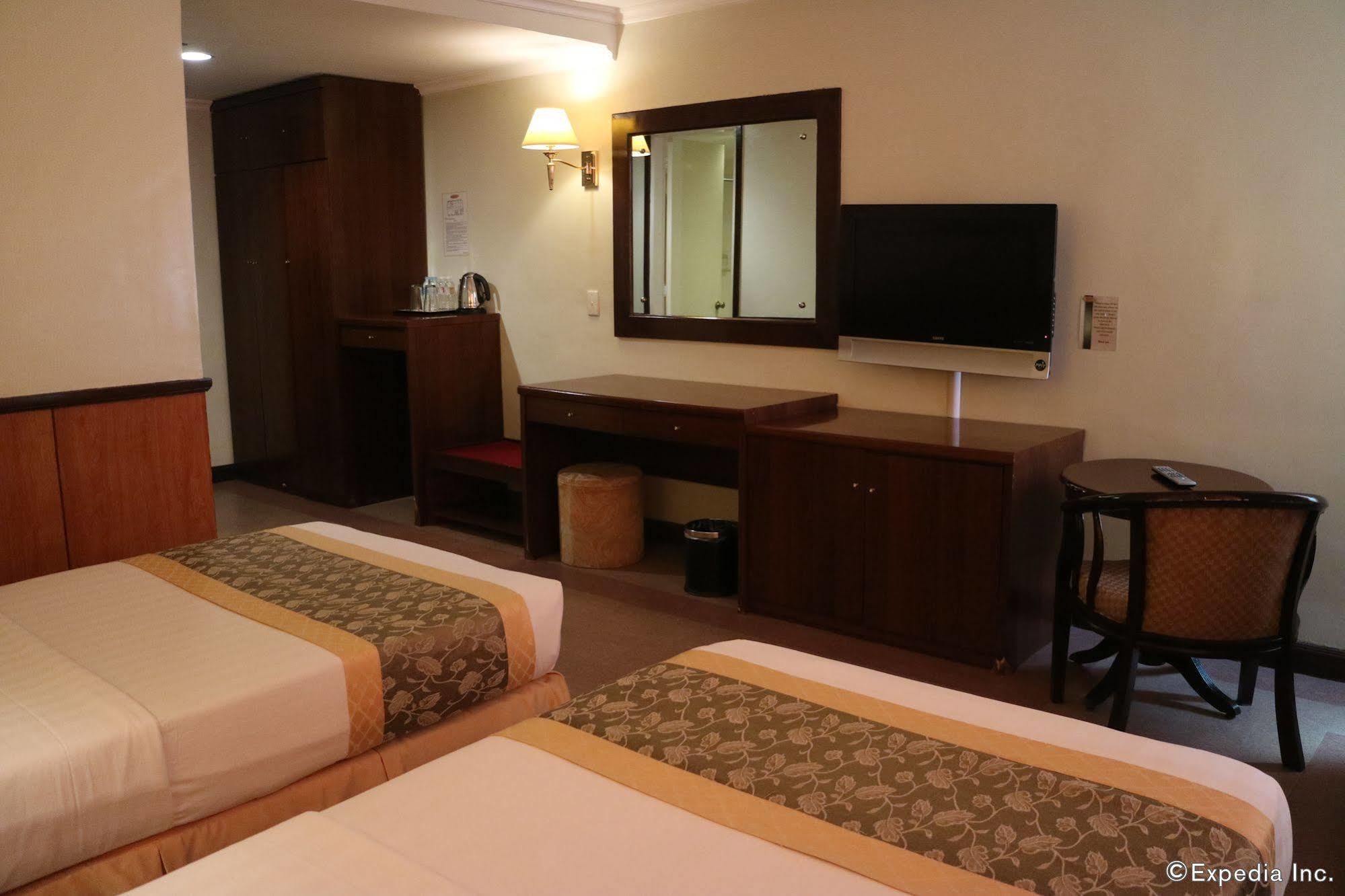 Iloilo Business Hotel Luaran gambar