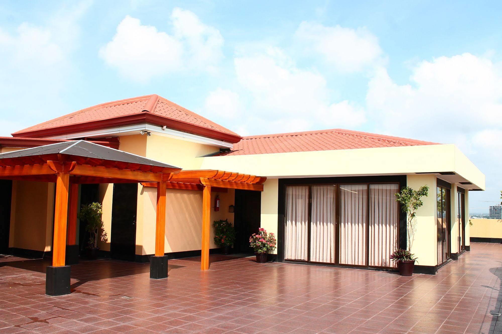 Iloilo Business Hotel Luaran gambar