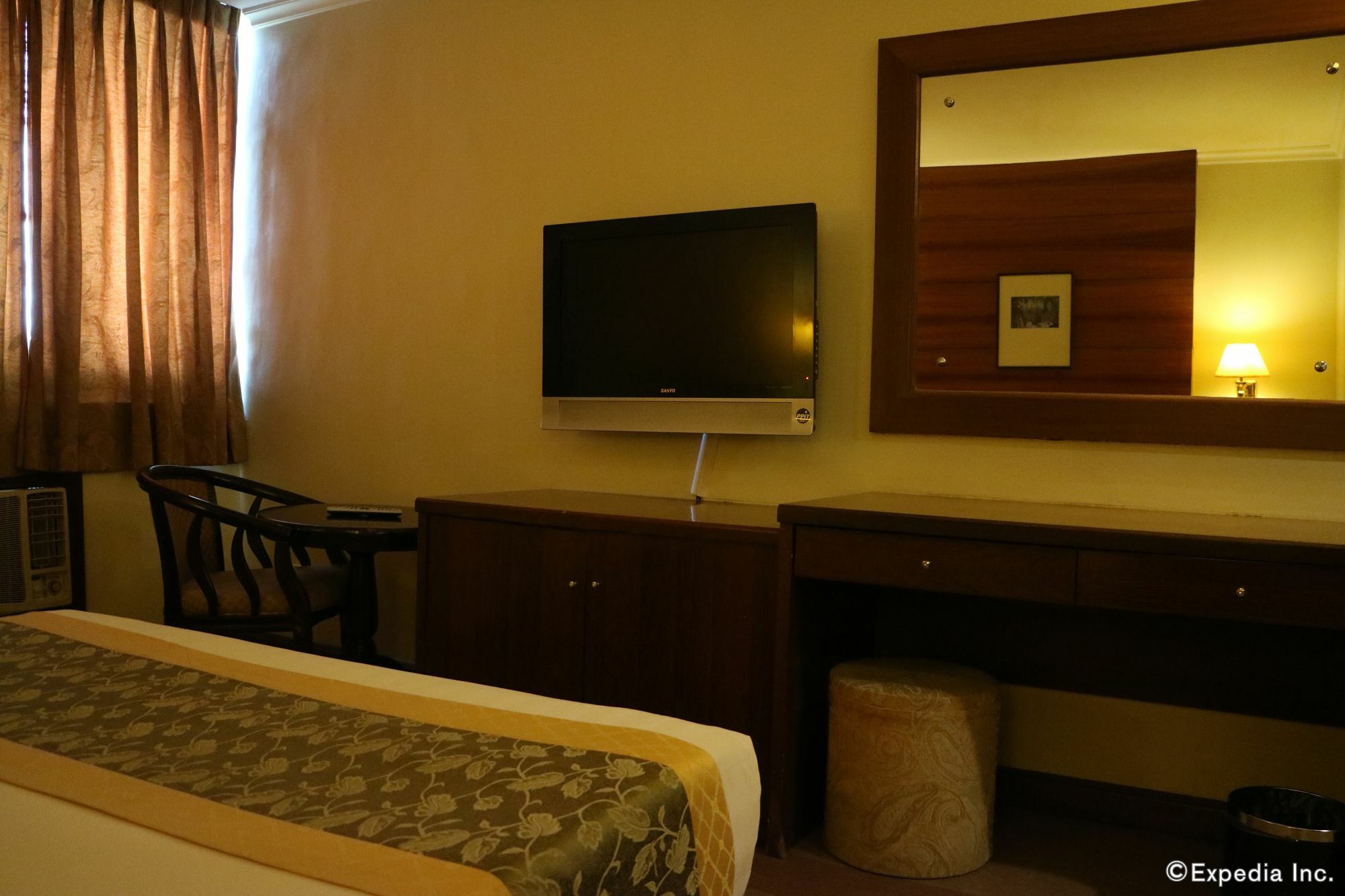 Iloilo Business Hotel Luaran gambar